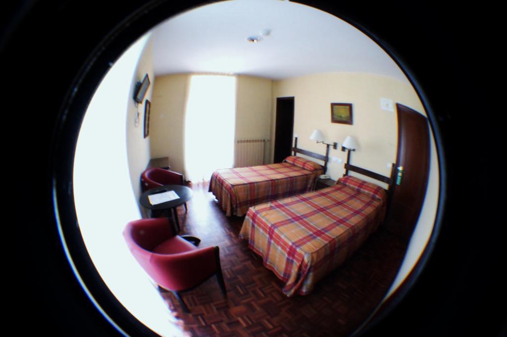 Hotel Termas De Льерганес Экстерьер фото