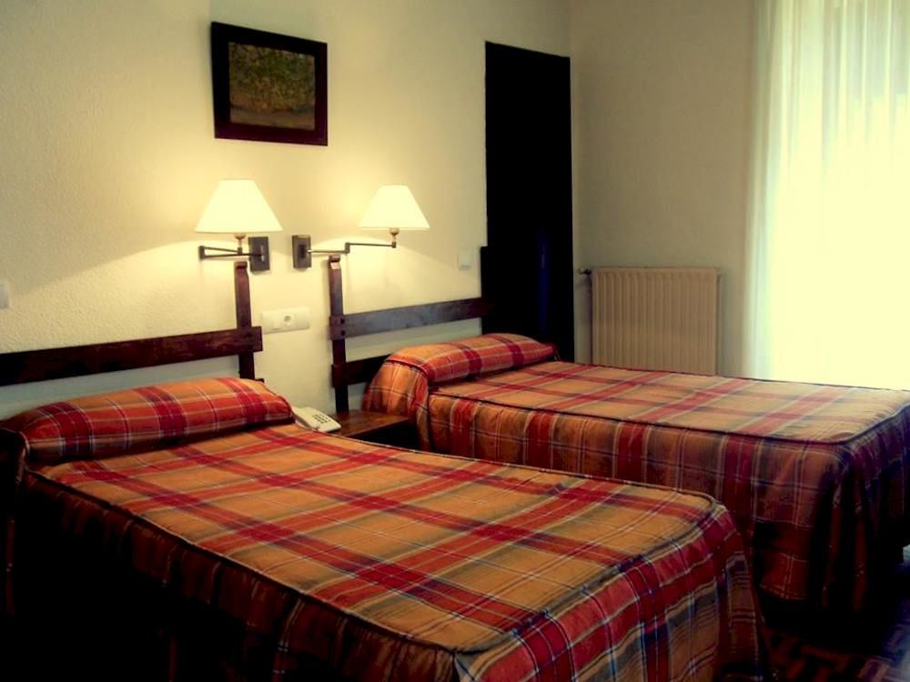 Hotel Termas De Льерганес Экстерьер фото